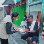 Dari Uang Kas, SKSS Baznas Banten Bagikan Paket Nasi untuk Kaum Dhuafa
