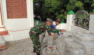 Koramil Anyar Laksanakan Karbak Pondasi Rumah Serta Renovasi Masjid