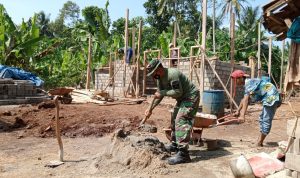 Program Bedah RTLH Peduli Warga Kurang Mampu Koramil Sribhawono Capai 30%