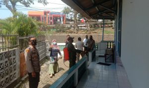 Kontrol Warga Sedang Isoman, Kapolsek Wanasalam : Kami Imbau Warga Agar Lakukan Prokes
