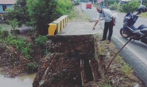 Akibat Hujan Deras, Jembatan Poros Manjang Loe Jeneponto Ambruk