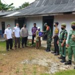 Peduli Warga Terdampak Covid-19, TNI-Polri Berikan Bansos
