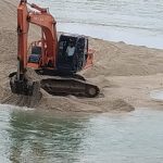 Percepat Pengerukan Alur Muara Air Kantung, Gubernur Erzaldi Tambah Alat Berat Excavator