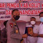 Pelaksanaan Vaksinasi Masal Covid -19 di Kolaka Utara di Konjungi Kapolda Irjen Pol Drs Yan Sulta