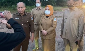Rela Basah – Basahan Maulan Aklil Mengecek Beberapa Titik Banjir