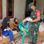 Babinsa Koramil 2306/Mancak Giat Bintahwil Pembagian Masker