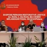 Kasus Pencuri HP Dihentikan, Kajari Pangkalpinang Berikan Kado Buat Anak Pelaku