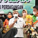 Bupati Dawam Hadiri Musrenbang di Kec Metro Kibang, Serta Tinjau Pasar Murah