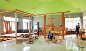 Warga Binaan Lapas Takalar Dilatih Buat Gazebo Dari Kayu Jati