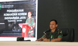 Jelang Perayaan Idul Fitri 1443 H Danrem 045/Gaya Berikan Pengarahan Prajurit