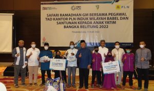 Safari Ramadan, GM PLN Babel Berbagi Senyuman untuk Anak Yatim dan Dhuafa