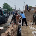 Anggota Koramil 2301/Cilegon Giat Karbak Pembangunan Rutilahu