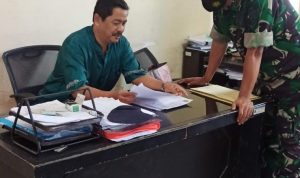 Anggota Koramil 2301/Cilegon Giat Komsos Membahas Rencana Kegiatan Vaksin