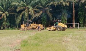 PT Letawa Turunkan Alat Berat Bantu Desa Makmur Jaya