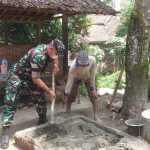 Babinsa Koramil 2306/Mancak Giat Karbak Pembersihan Jalan Desa
