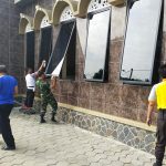 Babinsa Koramil 2304/Anyar, Giat Karbak Pembersihan Masjid