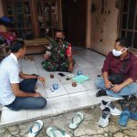 Babinsa Koramil 2304/Anyar, Giat Komsos Membahas Tentang Warga Belum Vaksinasi