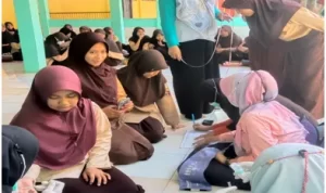SMKN 5 Pinrang Bersama Puskesmas Bungi Duampanua Gelar Pemberian Tablet Penambah Darah