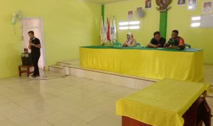 Babinsa Koramil Way Bungur Hadiri Pembagian Insentif Perangkat Desa Toto Mulyo