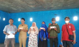 Penyaluran BLT BBM Tahap l Desa Bonda Sebanyak 218 KK