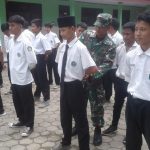Babinsa Koramil 2304/Anyar, Giat Bintahwil Materi PBB Kepada Siswa-siswi SMPN Anyar