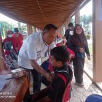 Berikan Pelayanan Berobat Gratis, dr. Fauzan Ngantor di Desa Batu Betumpang