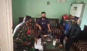 Babinsa Koramil 2302/Bojonegara Komsos Membahas Tentang Keamanan dan Ketertiban lingkungan