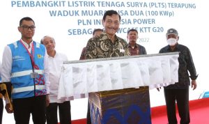 Jelang KTT G20, Menko Luhut Resmikan PLTS Terapung Milik PLN di Nusa Dua Bali