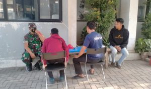 Babinsa Koramil 2307/Ciwandan, Komsos Membahas Tentang Himbauan Masyarakat