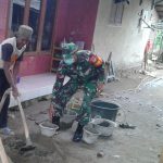 Babinsa Koramil 2305/Cinangka, Giat Karbak Pembangunan Rumah Warga