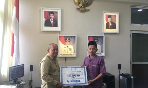 Para Juara MTQH/STQH Tingkat Provinsi Kepulauan Bangka Belitung Menerima Bonus dari Walkot Pangkalpinang