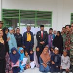 Bupati Wajo Serahkan Langsung Bantuan dari Baznas-WIZ ke Pengungsi Banjir