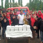 Giat Jum’at Berkah, Paguyuban PKPK Berbagi Nasi Kotak dan Membersihkan Lapangan Samberpark Kota Metro 