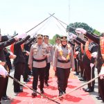 Welcome dan Farewell Parade Kapolres Metro