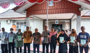 Walikota dan BPN Pangkal Pinang Melakukan Penyerahan Sertifikat