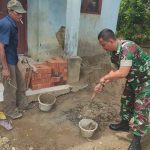 Babinsa Koramil 2305/Cinangka, Giat Karbak Pembangunan Rumah Warga