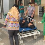 Aksi Heroik, Patroli Sat Samapta Polres Metro Bantu Antar Warga yang Hendak Melahirkan