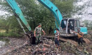 Koramil Cikande Bersama Polsek Cikande Tinjau Normalisasi Sungai Cikambuy Hari Ke 3