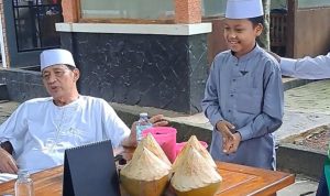 WH Hadiahi Umroh Santri Penghafal 15 Juz Al – Qur’an
