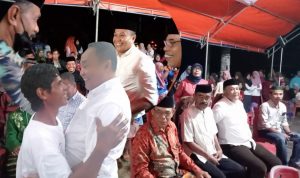 Sosok Pemimpin Muna 2024 – Baru Tiba Di Kota Raha, Rajiun Disambut Antusias dan Bahagia Oleh Warga