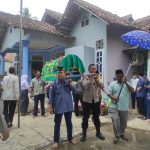 Wujud Solidaritas, Personil Polsek Metro Timur Hadiri Prosesi Pemakaman Ibu dari Anggota yang Meninggal Dunia