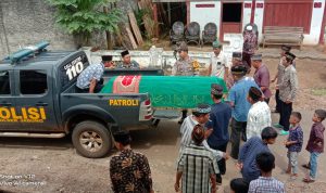 Polisi Penolong Masyarakat, Polsek Jabung Fasilitasi Kendaraan untuk Warganya yang Meninggal