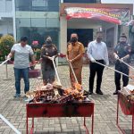 Walikota Cilegon Bersama Kajari Cilegon melaksanakan Pemusnahan Barang Bukti Rokok Ilegal