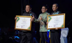 Gubernur Lampung Arinal Junaidi Raih Penghargaan dari Kementrian Desa PDTT Pelayanan E-Samdes