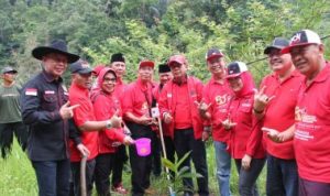 Mingrum Gumay Ketua DPRD Lampung Hadiri Gerakan Penghijauan DAS di Komplek Bendungan Batutegi Tanggamus