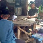 Babinsa Koramil 2306/Mancak, Giat Komsos Membahas Acara Isro Mi’raj