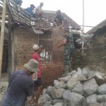 Babinsa Koramil 2302/Bojonegara, Giat Karbak Pembangunan Rumah Warga