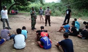 Babinsa Koramil 2301/Cilegon Bintahwil Untuk Tidak Berkumpul