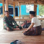 Babinsa Koramil 2306/Mancak, Giat Komsos Membahas Tentang Toleransi Umat Beragama