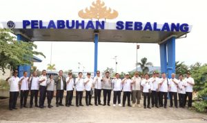 Asisten Bidang Administrasi Umum Bersama Kepala OPD Prov Lampung Tinjau Pelabuhan Pengumpan Sebalang
